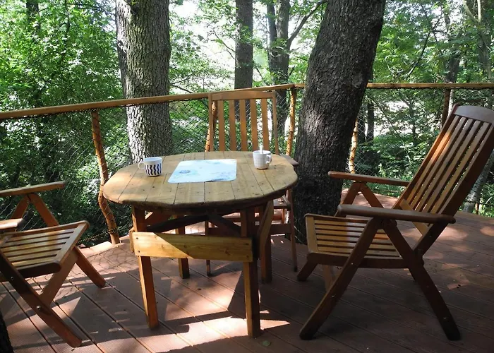 Treehouse V Brdech Alpstuga *