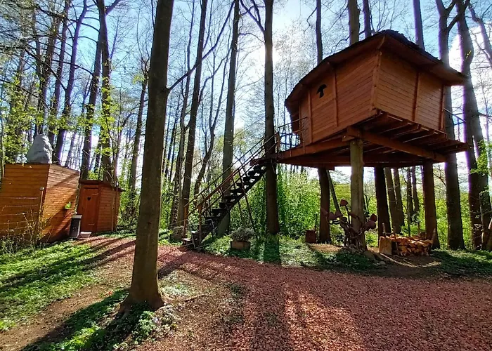 Alpstuga Treehouse V Brdech